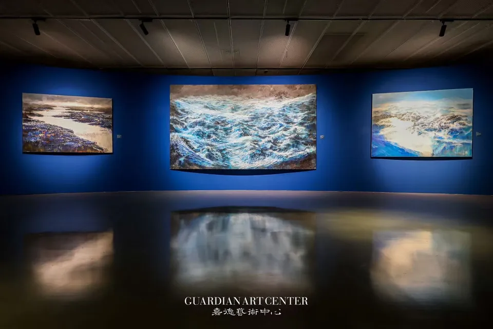 La sala con i dipinti di Santosuosso, Guardian Art Center