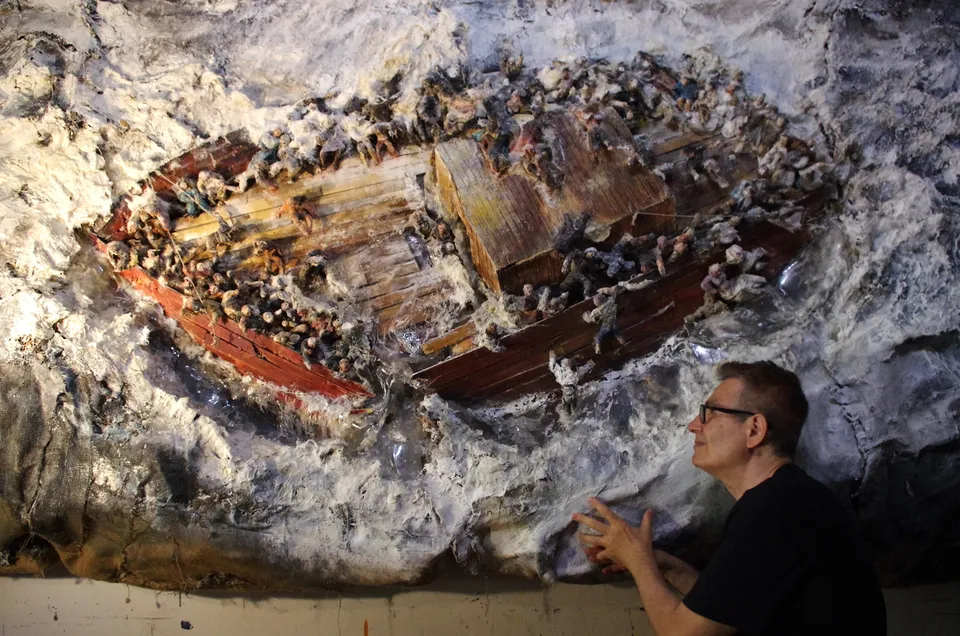 Francesco Santosuosso con Humanitas Dolens nello studio
